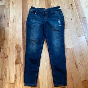 Large regular length high-rise jeans.